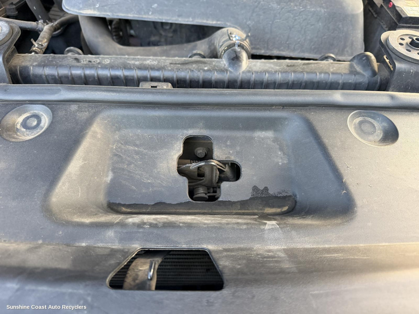 2017-2021 Ldv T60 Bonnet Lock Support