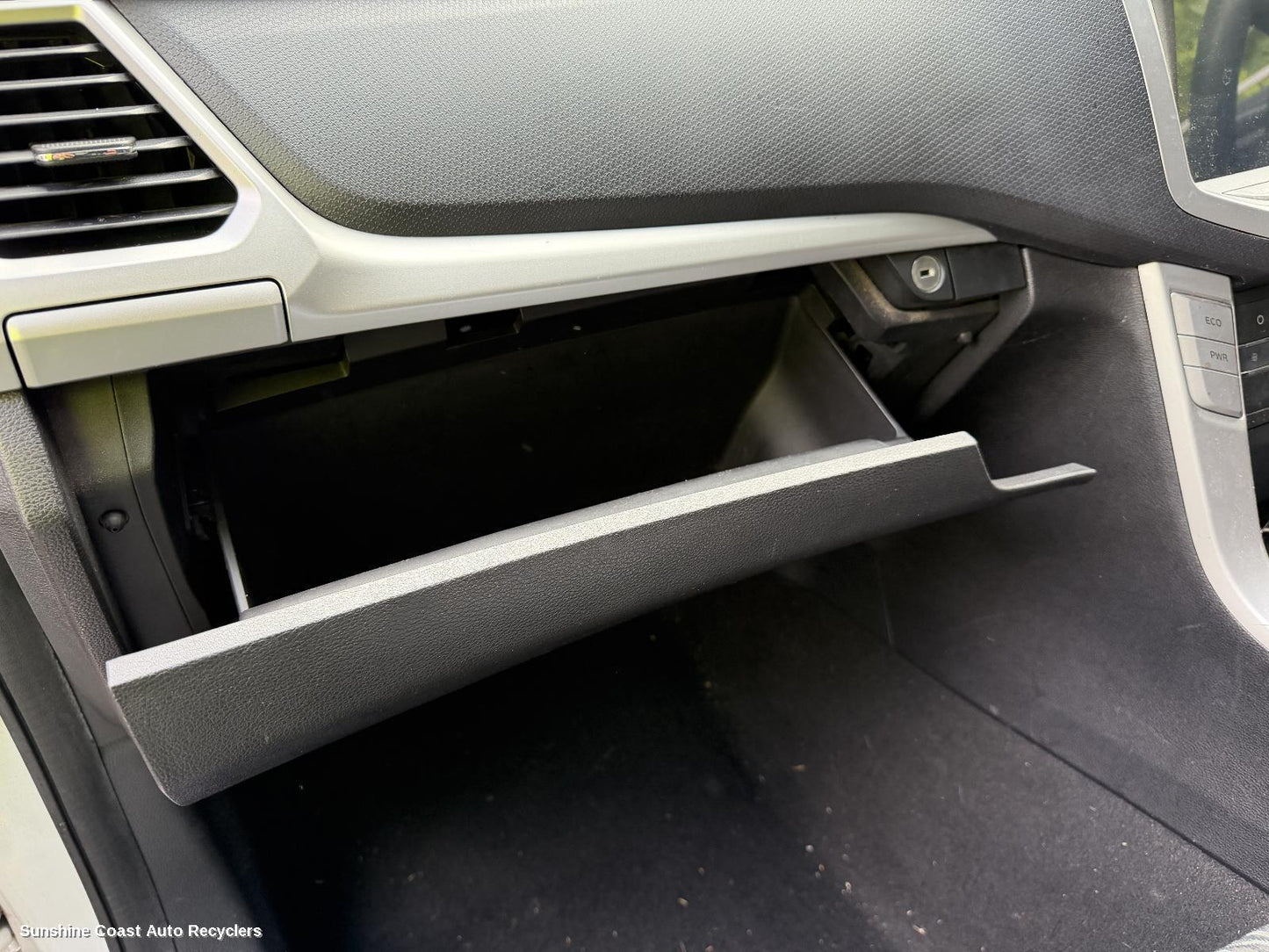 2017-2026 Ldv T60 Glove Box
