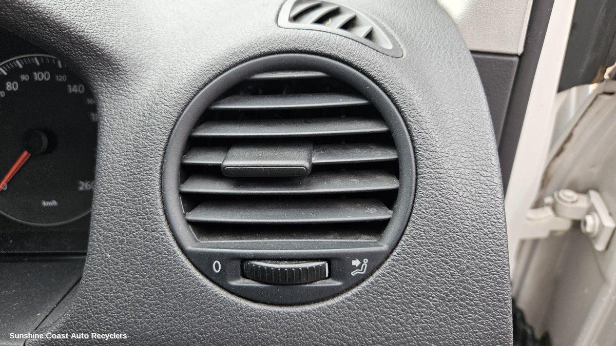 2005-2010 Volkswagen Caddy Misc