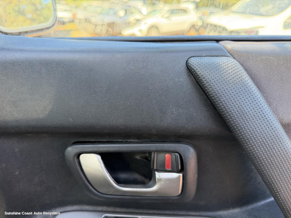 2002-2006 Mitsubishi Pajero Door Handle