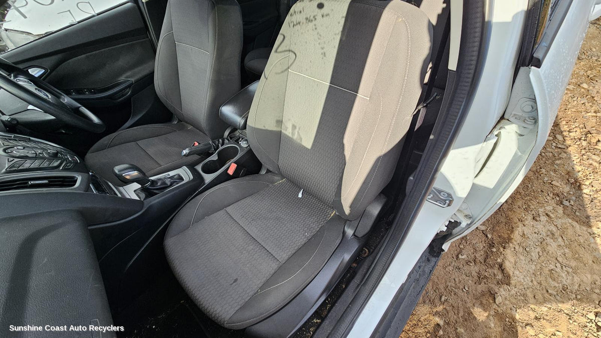 2011-2015 Ford Focus Front Seat