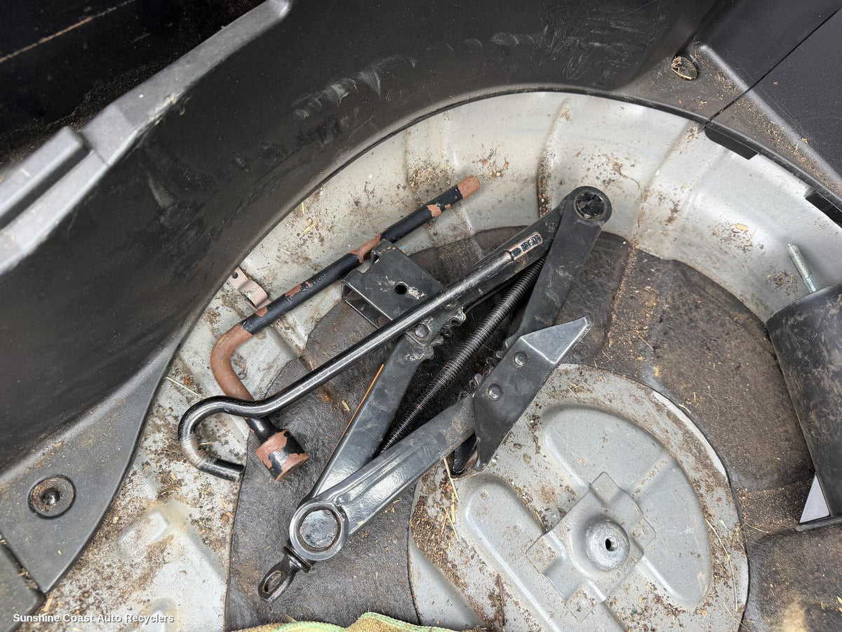 2011-2019 Ssangyong Korando Jack Tool Kit