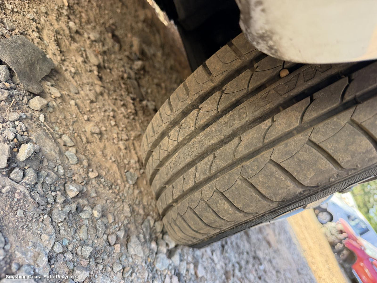 1998-2001 Toyota Corolla Tyre