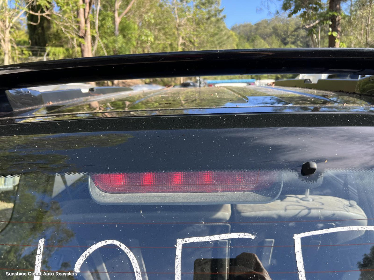 2001 Nissan Xtrail High Level Stoplight