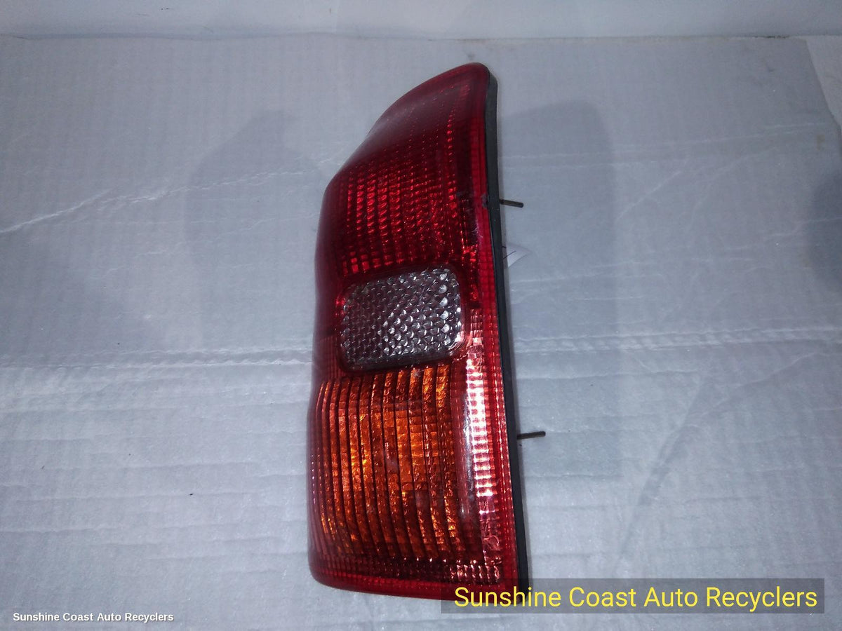 2000-2003 Toyota Rav4 Left Taillight
