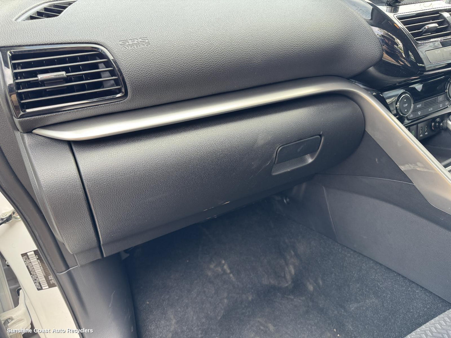 2023 Mitsubishi Eclipse Cross Glove Box