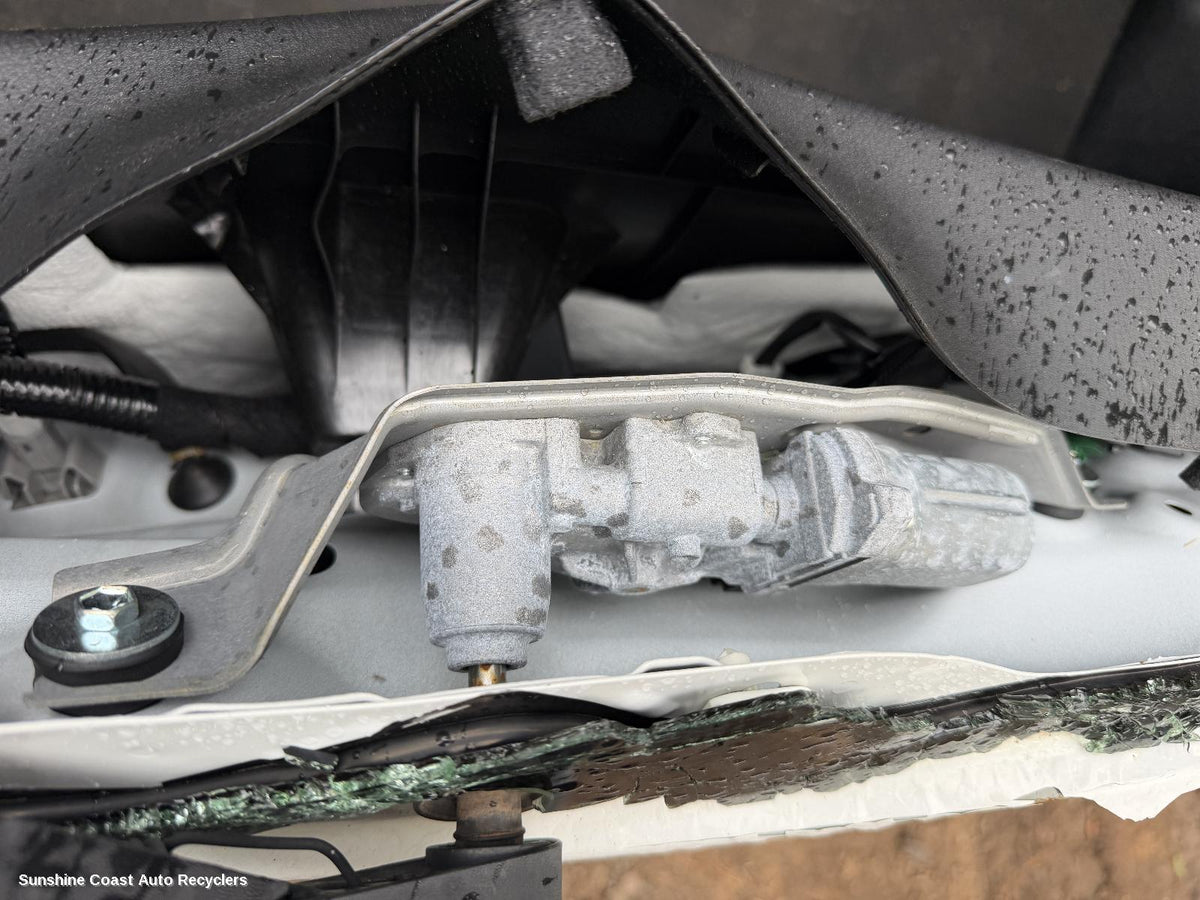 2012-2016 Mazda Cx5 Wiper Motor