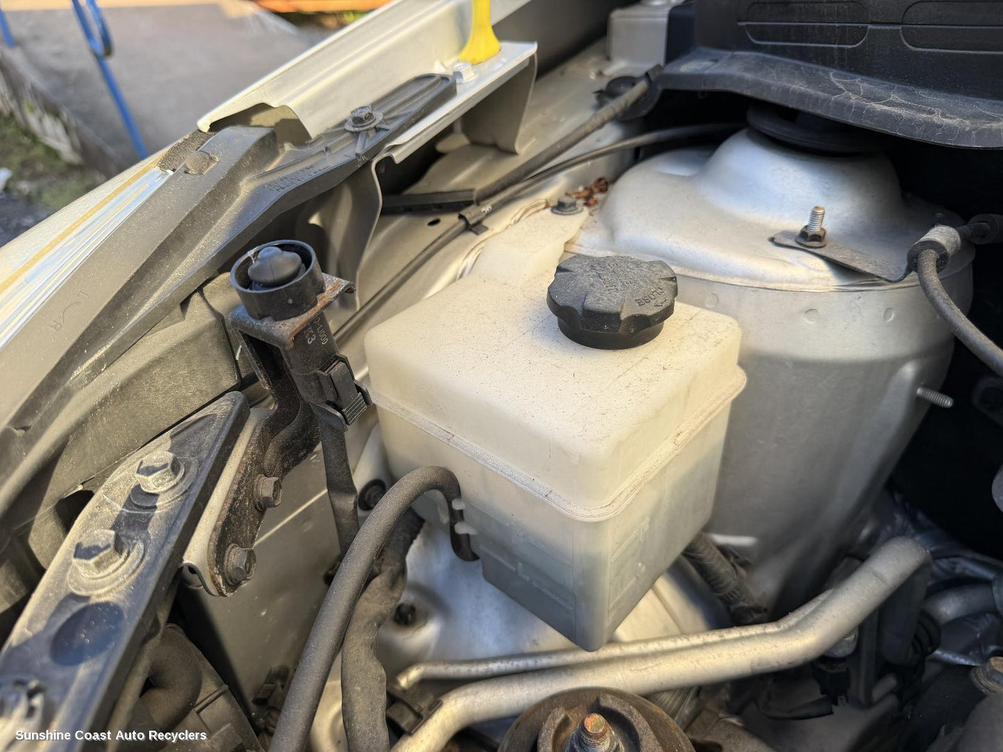 2010-2012 Hyundai I20 Overflow Bottle