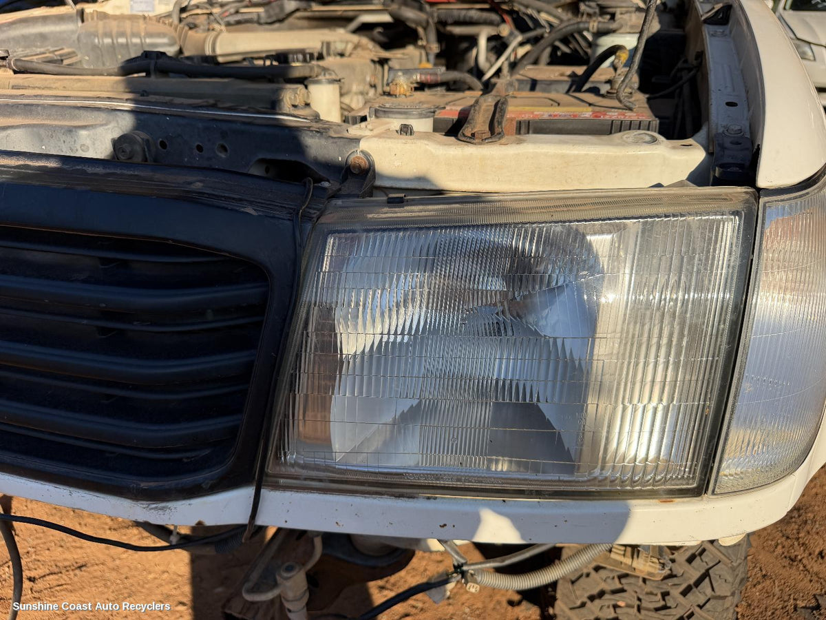 1998-2005 Toyota Landcruiser Left Headlamp