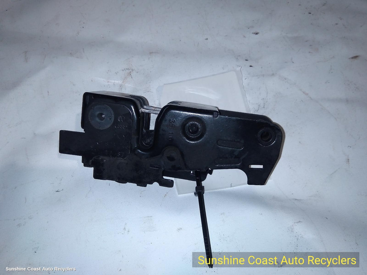 2008-2017 Audi Q5 Bonnet Lock Support