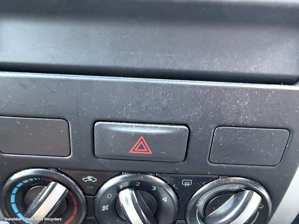 2007-2014 Nissan Xtrail Misc Switch Relay