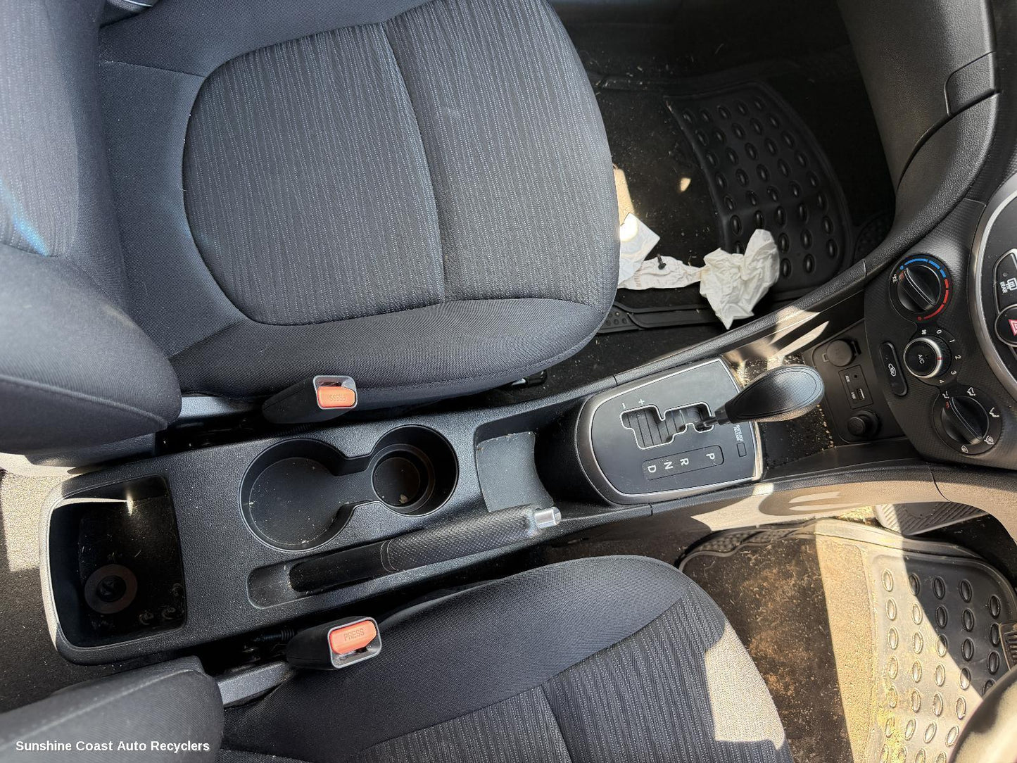 2011-2019 Hyundai Accent Console
