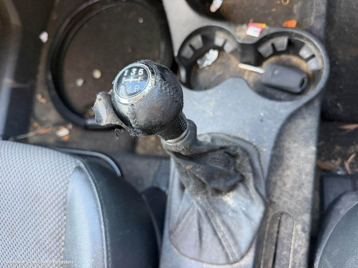 2005-2010 Kia Sportage Gear Stick Shifter