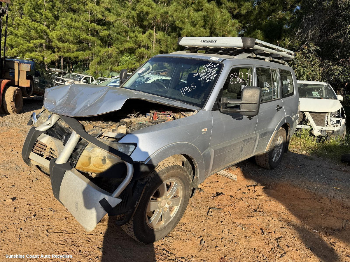 2006-2014 Mitsubishi Pajero Interior Mirror