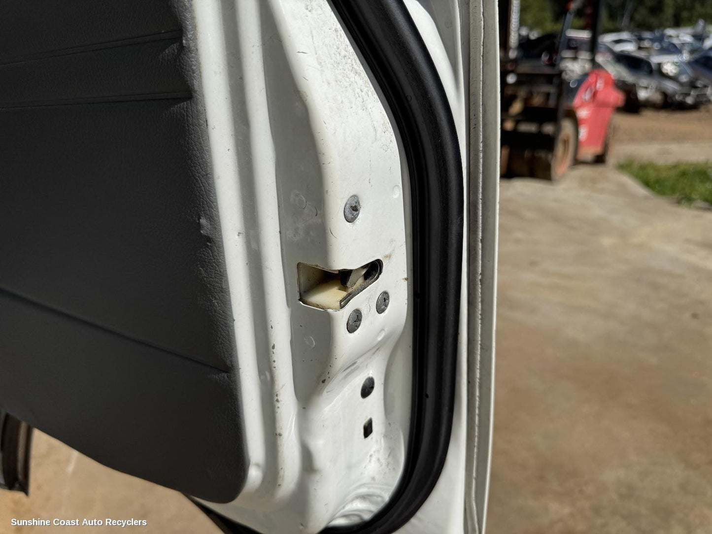 2007 Mitsubishi L300 Door Boot Gate Lock
