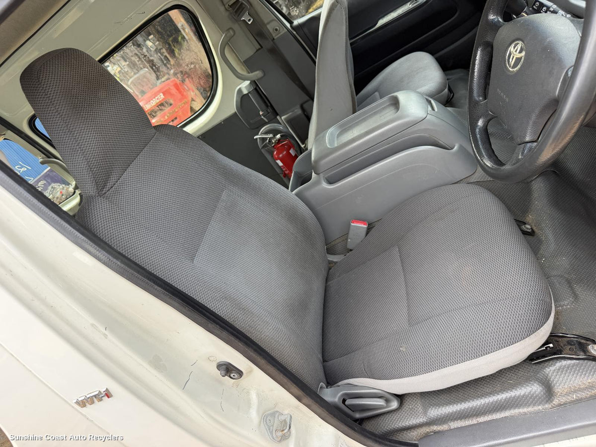 2005-2014 Toyota Hiace Front Seat