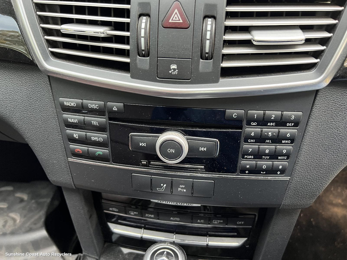 2009-2013 Mercedes E Class Radio Cd Dvd Sat Tv