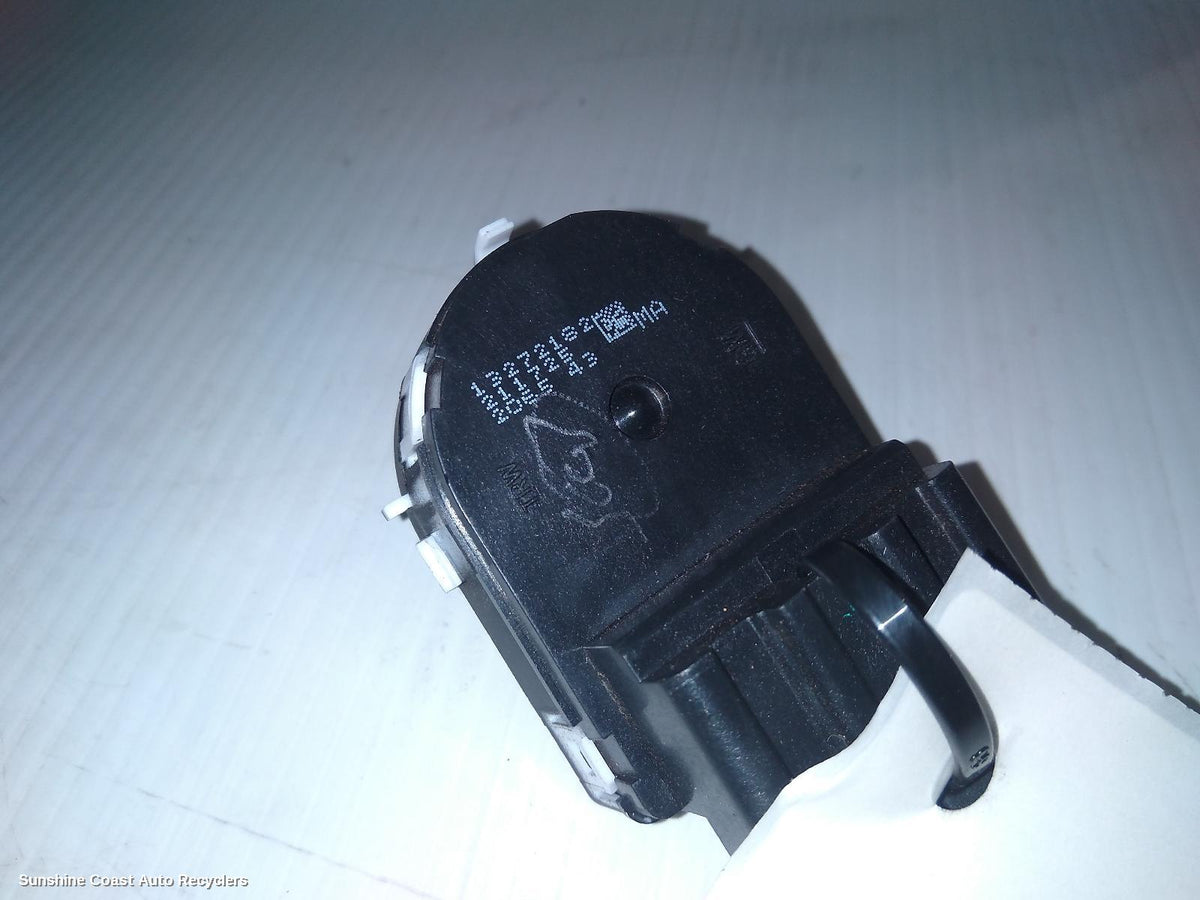 2011-2017 Holden Cruze Misc Switch Relay