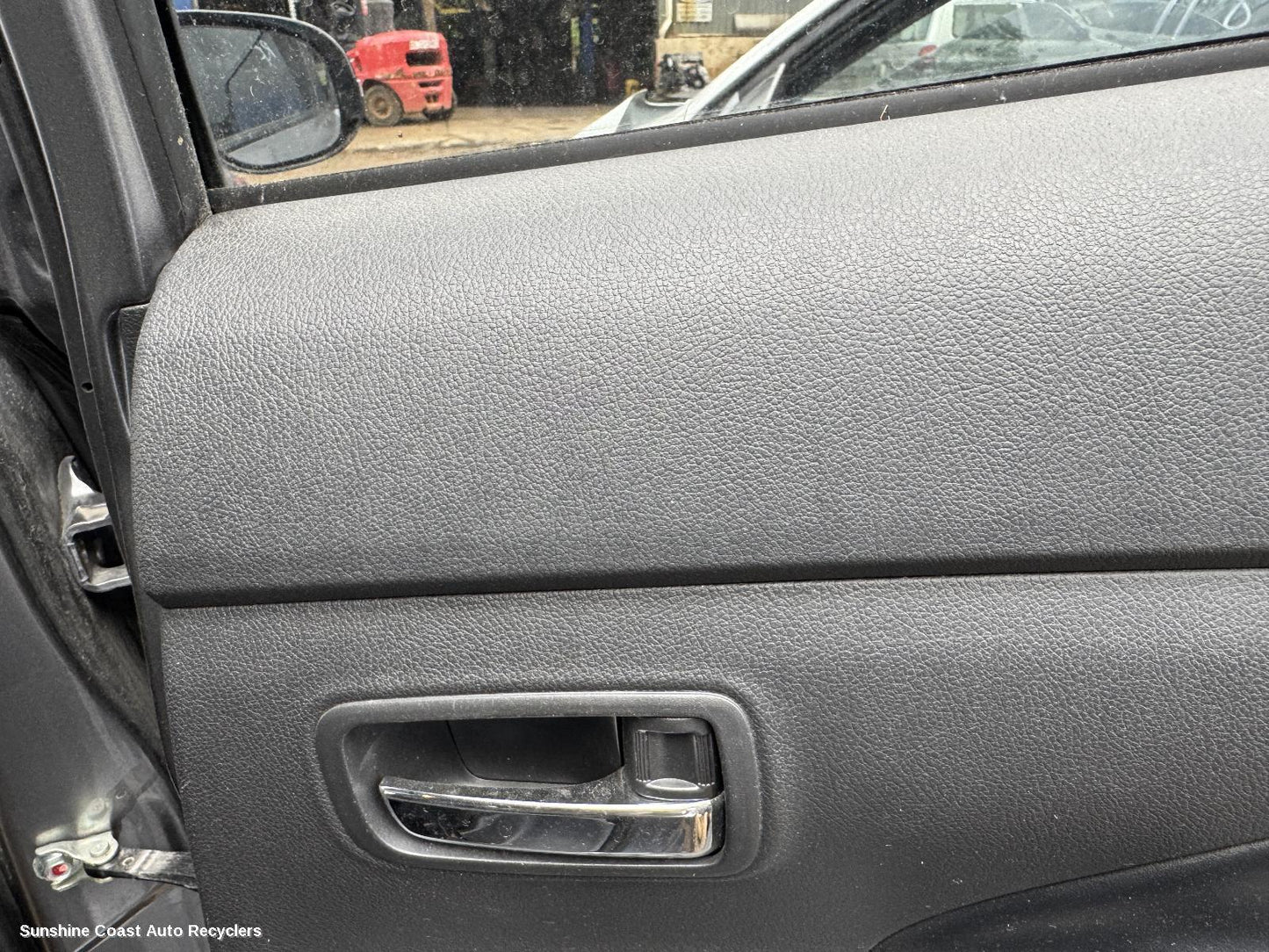 2018 Mitsubishi Outlander Door Handle