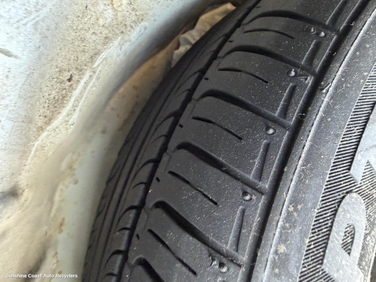 2005-2016 Toyota Yaris Tyre