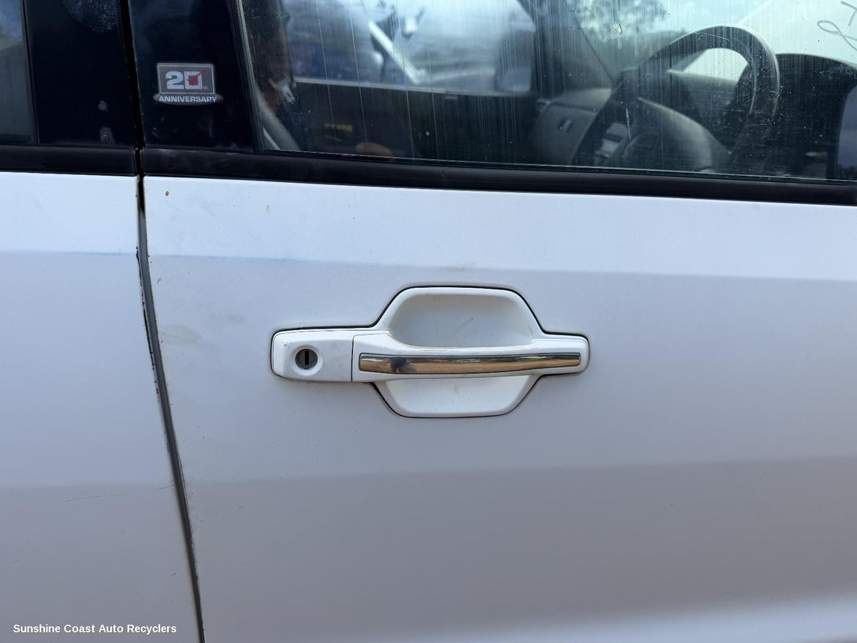 2000-2006 Mitsubishi Pajero Door Handle