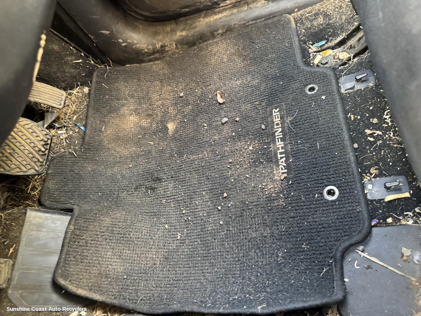 2016 Nissan Pathfinder Floor Mats