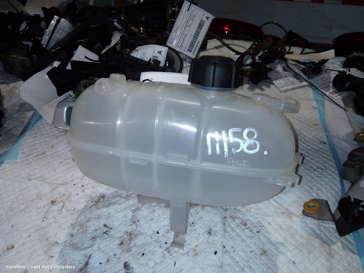 2019-2022 Renault Trafic Overflow Bottle