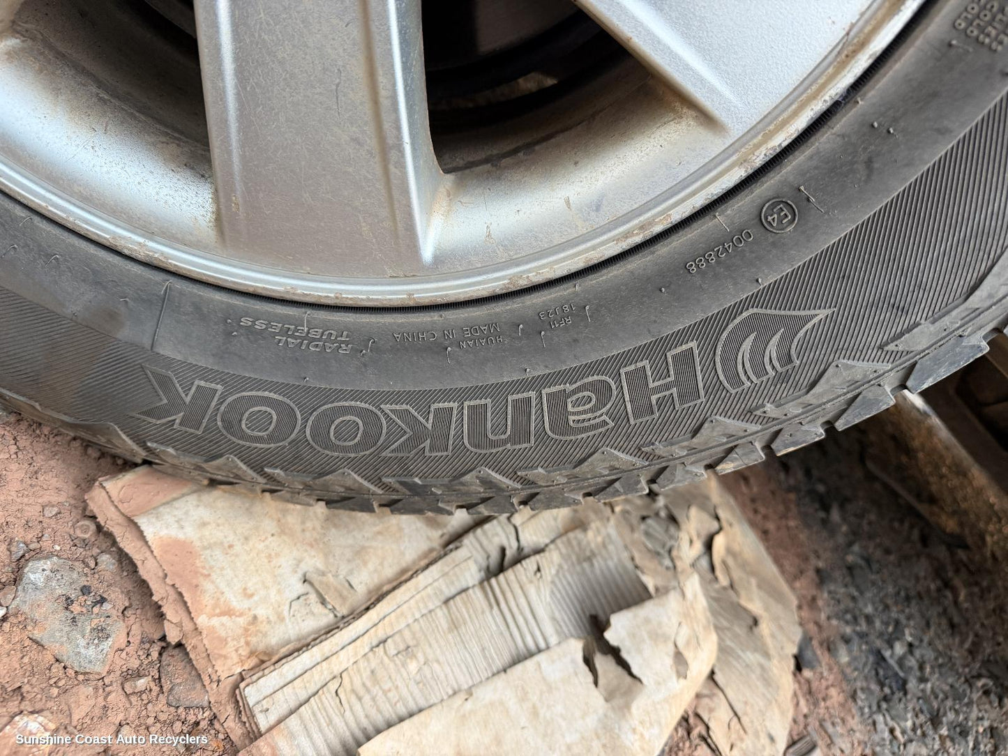 2006-2014 Mitsubishi Pajero Tyre