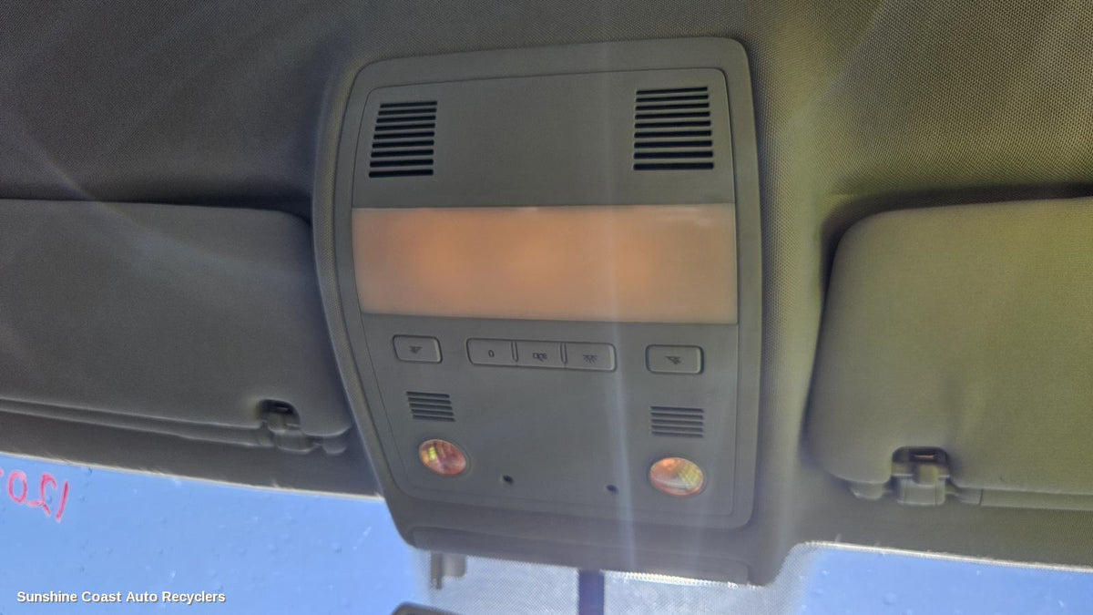 2010-2018 Volkswagen Touareg Courtesy Light