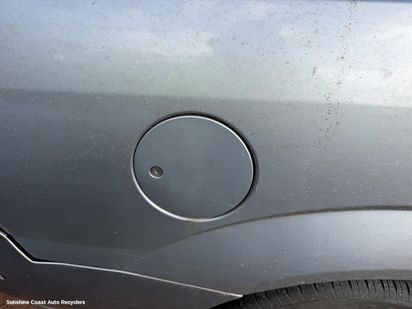 2001-2005 Ford Focus Fuel Door   Filler