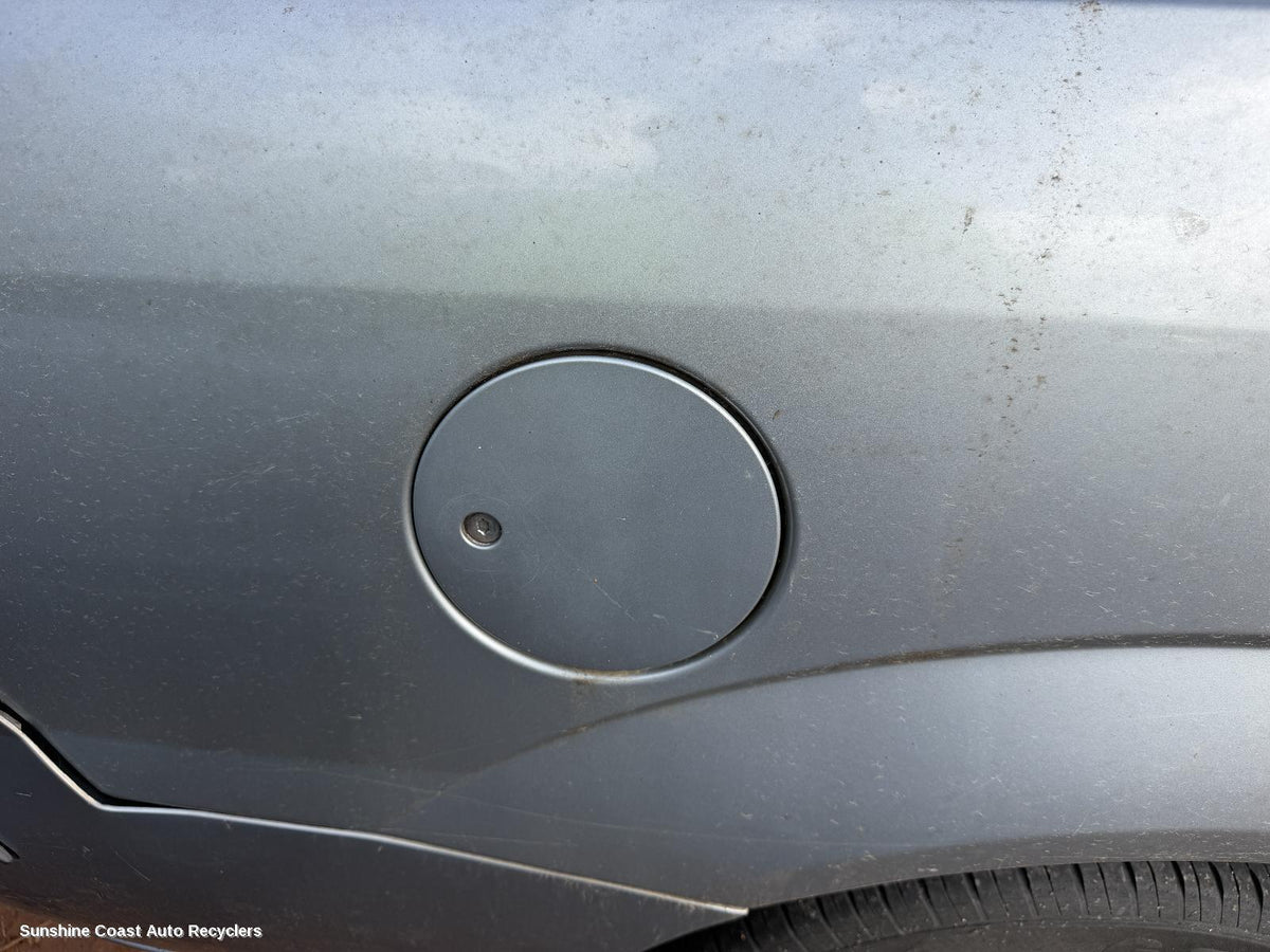 2001-2005 Ford Focus Fuel Door   Filler