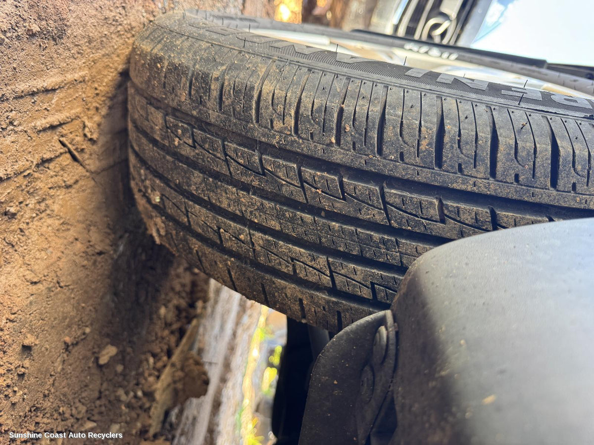 2005-2012 Hyundai Santa Fe Tyre