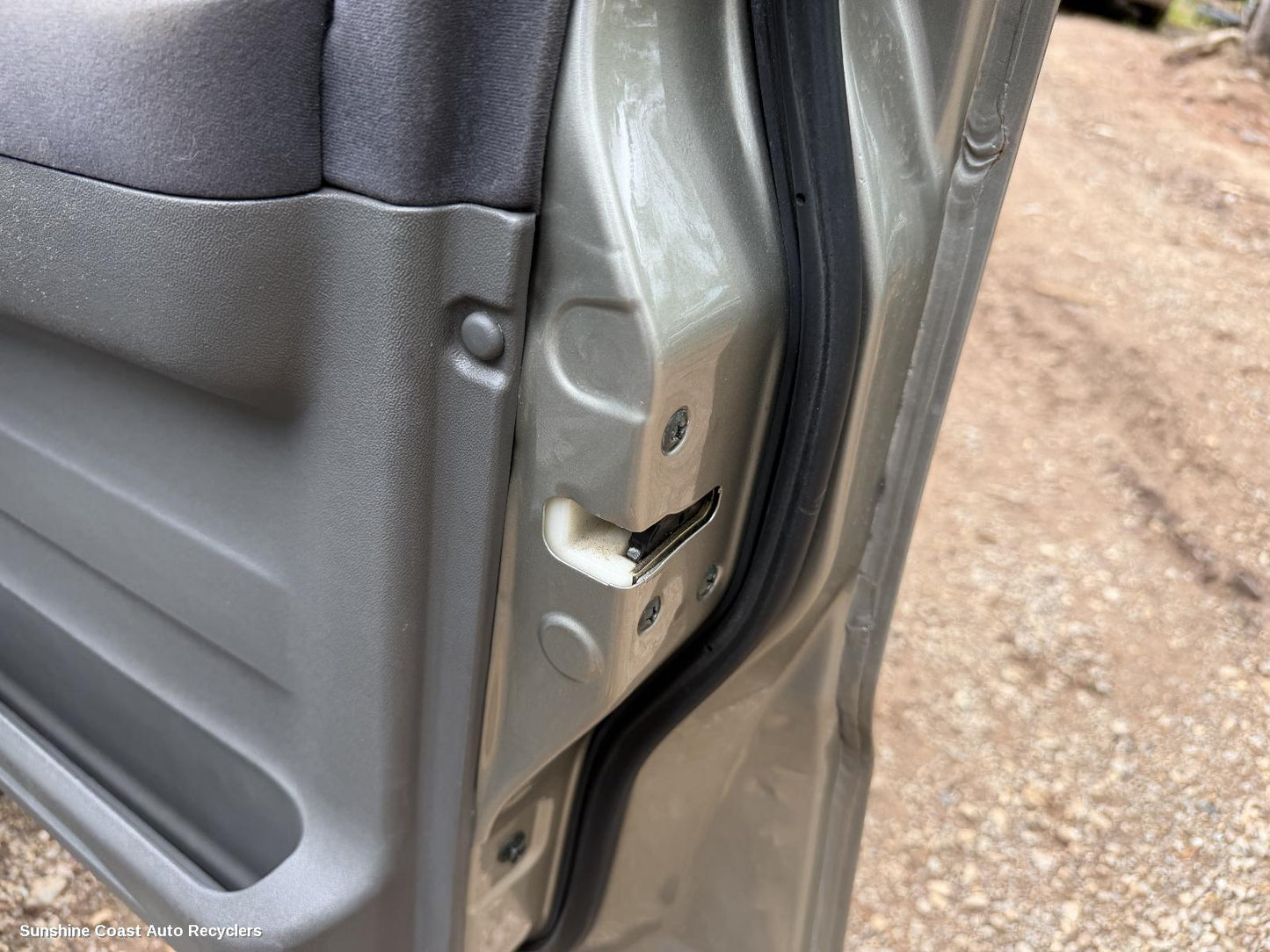 2000-2006 Mitsubishi Pajero Door Boot Gate Lock