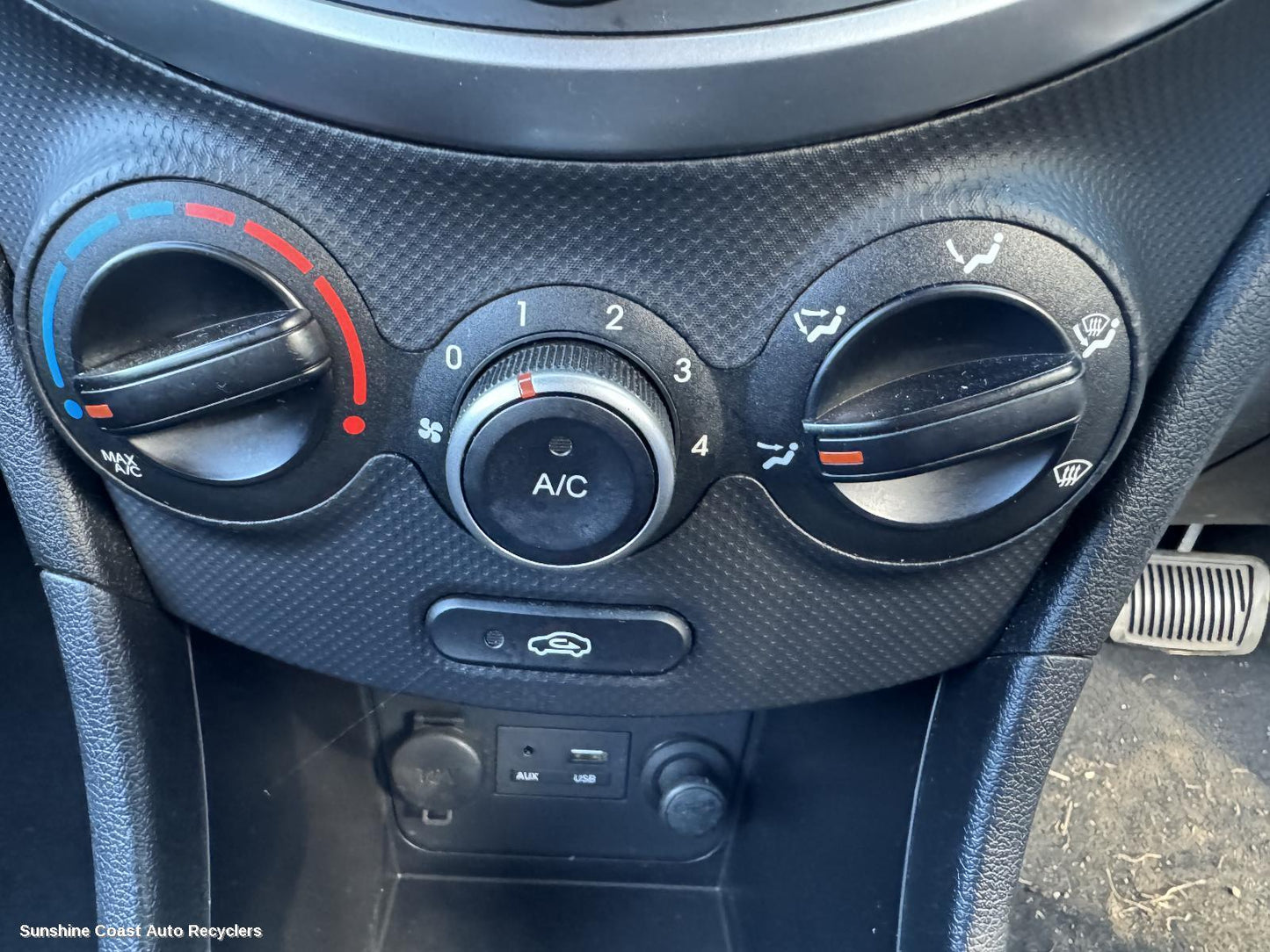 2011-2019 Hyundai Accent Heater Ac Controls