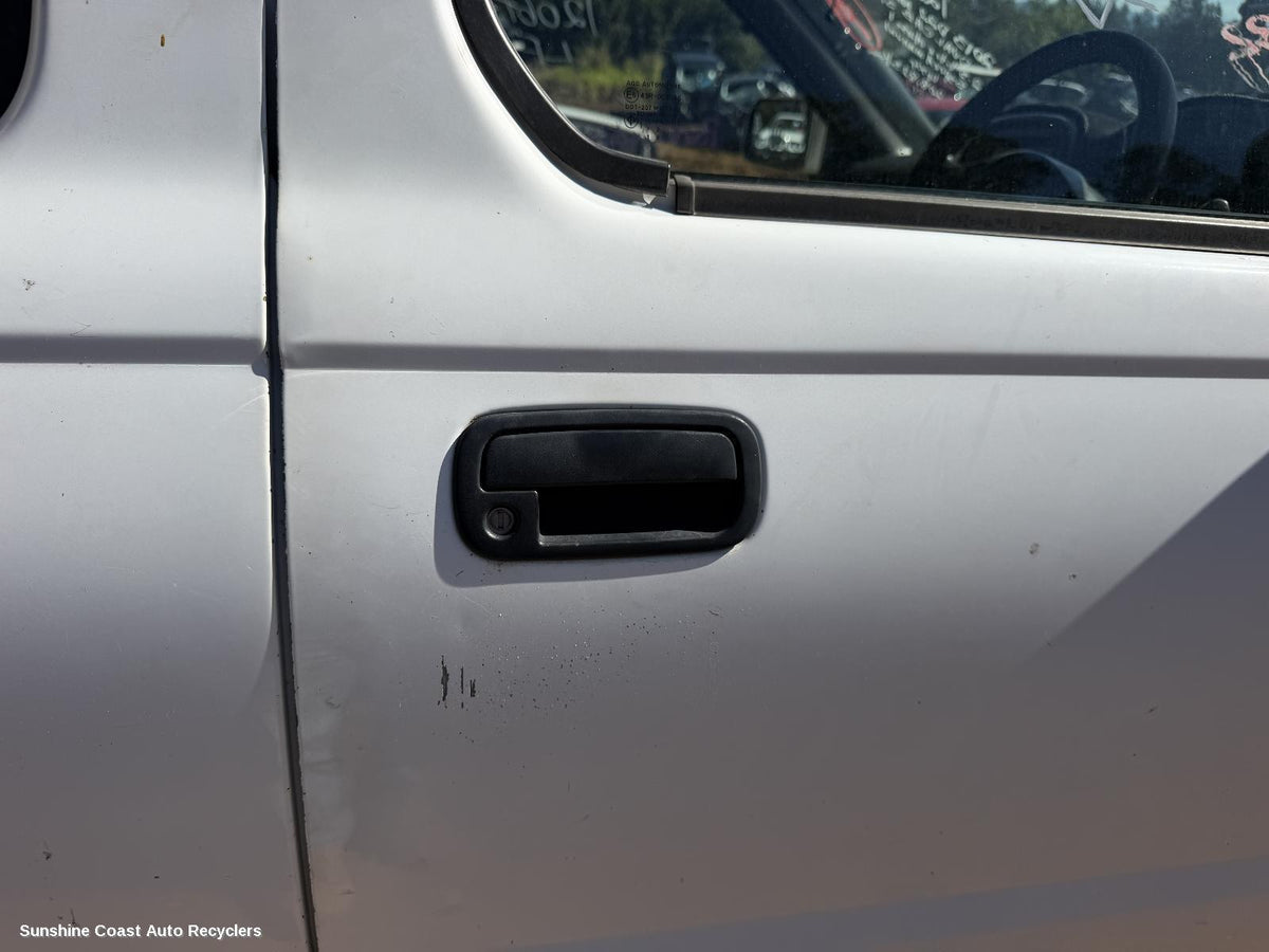 1997-2015 Nissan Navara Door Handle