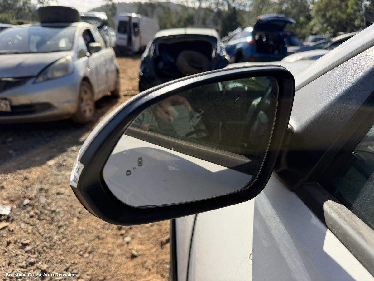 2020-2026 Kia Stonic Left Door Mirror