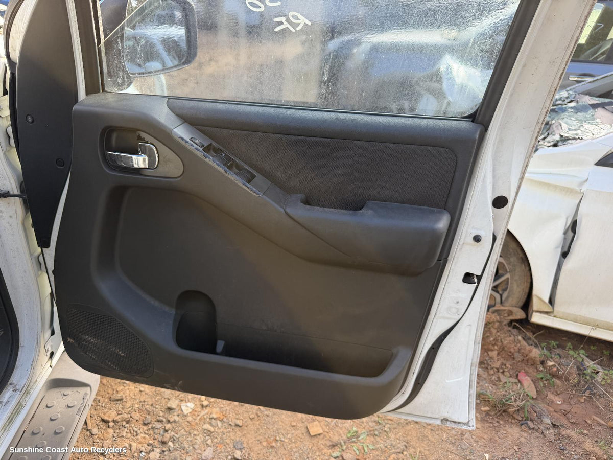 2005-2013 Nissan Pathfinder Door Handle