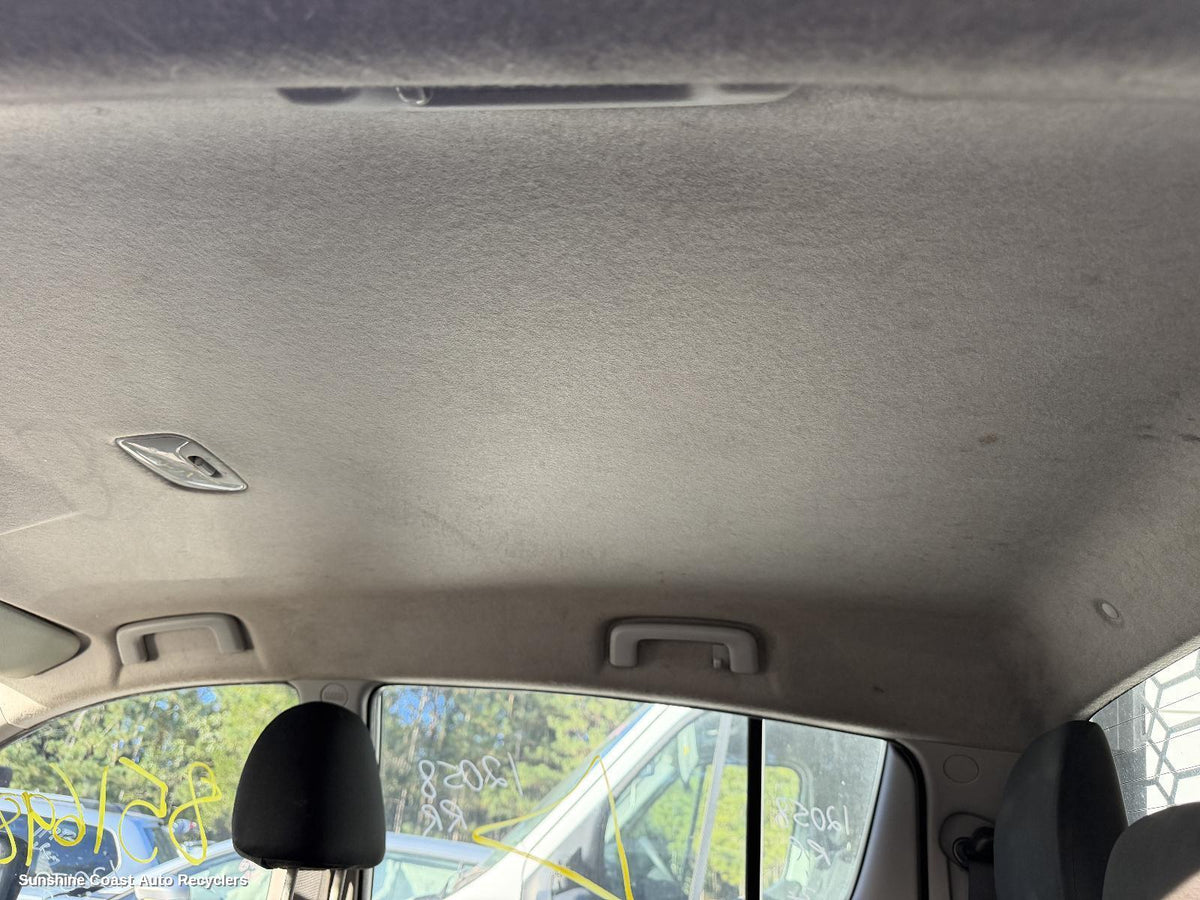 2009-2015 Mitsubishi Triton Hoodlining