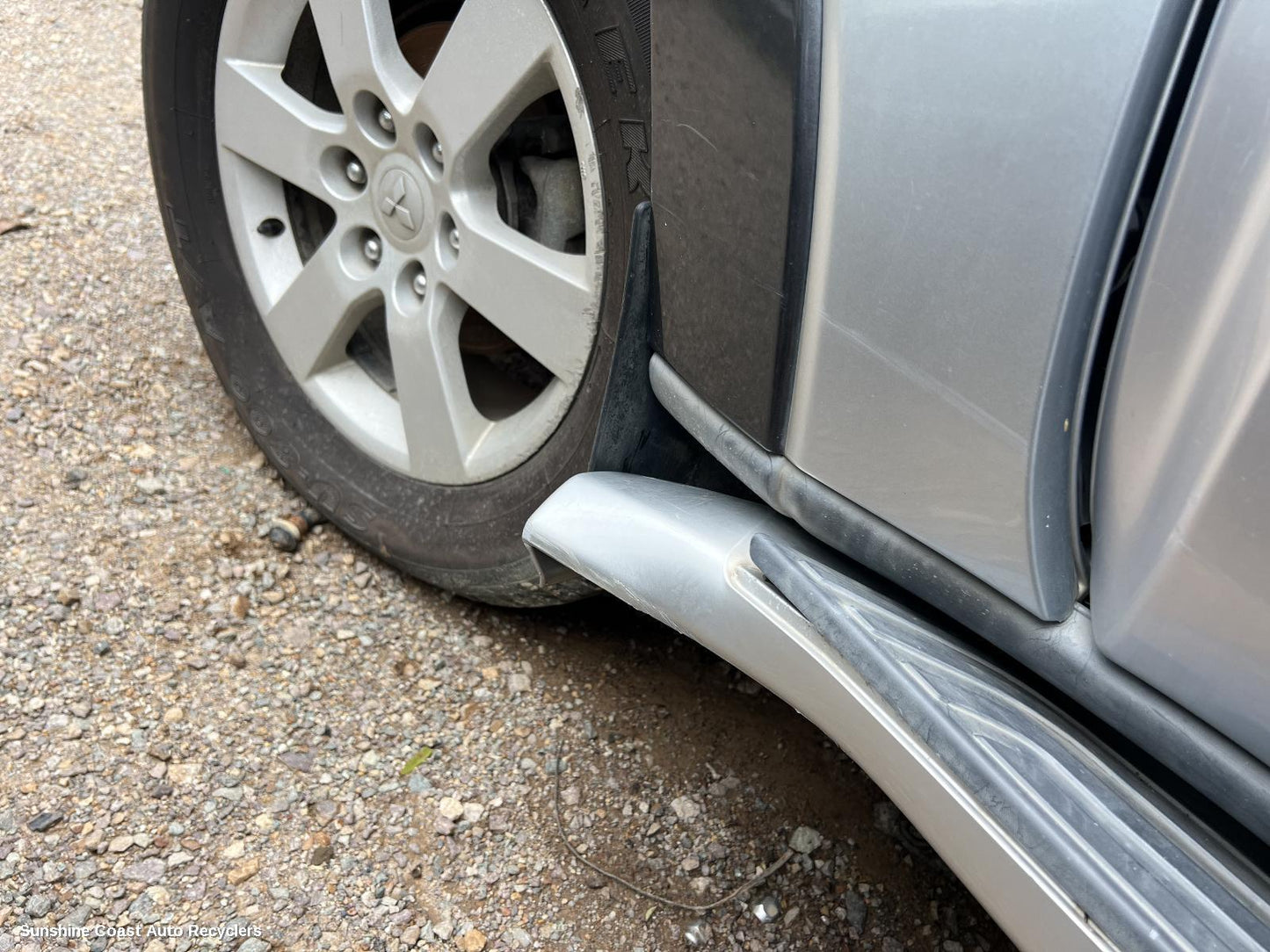 2008 Mitsubishi Pajero Mud Flaps