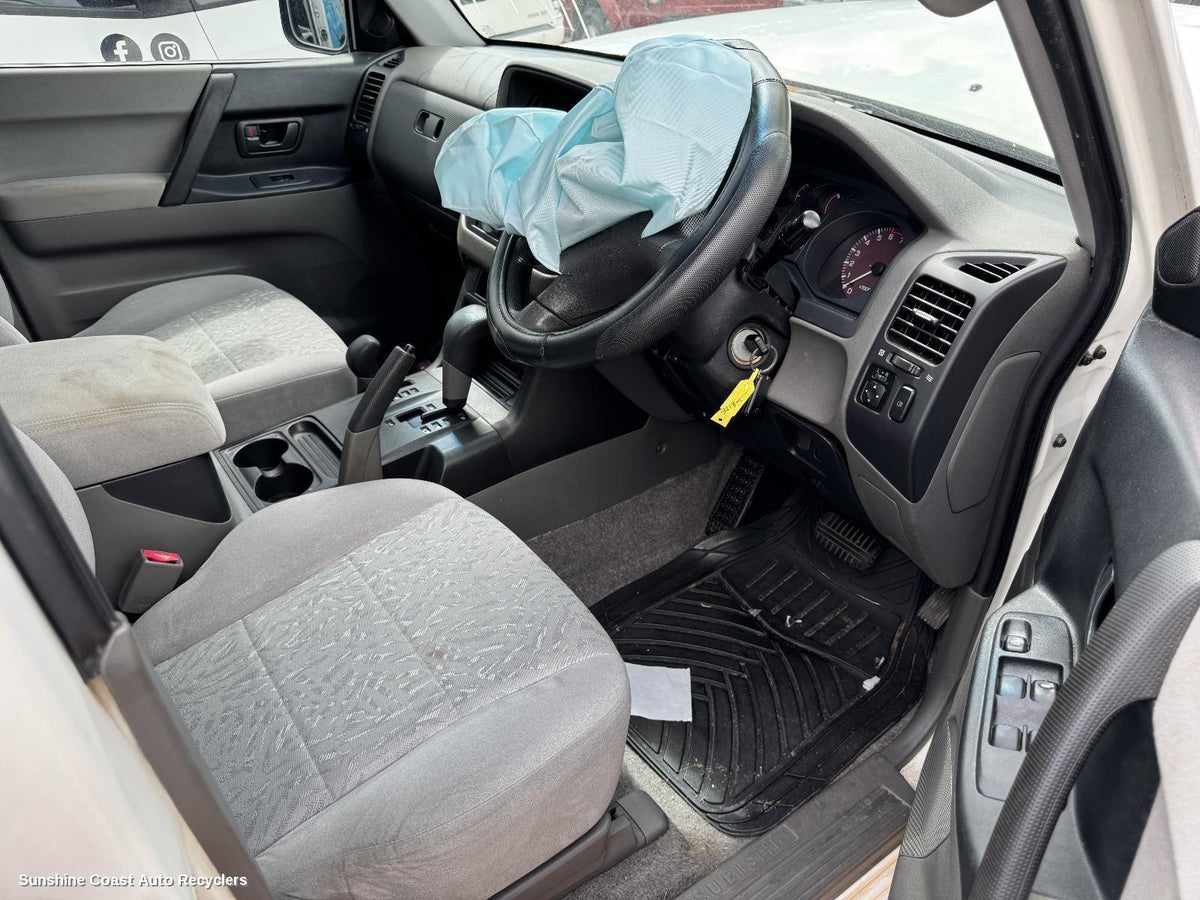 2000-2002 Mitsubishi Pajero Headrest