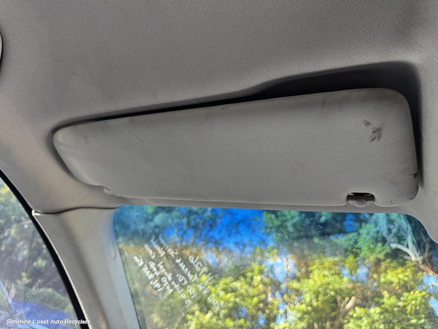 2011 Volkswagen Touareg Sunvisor