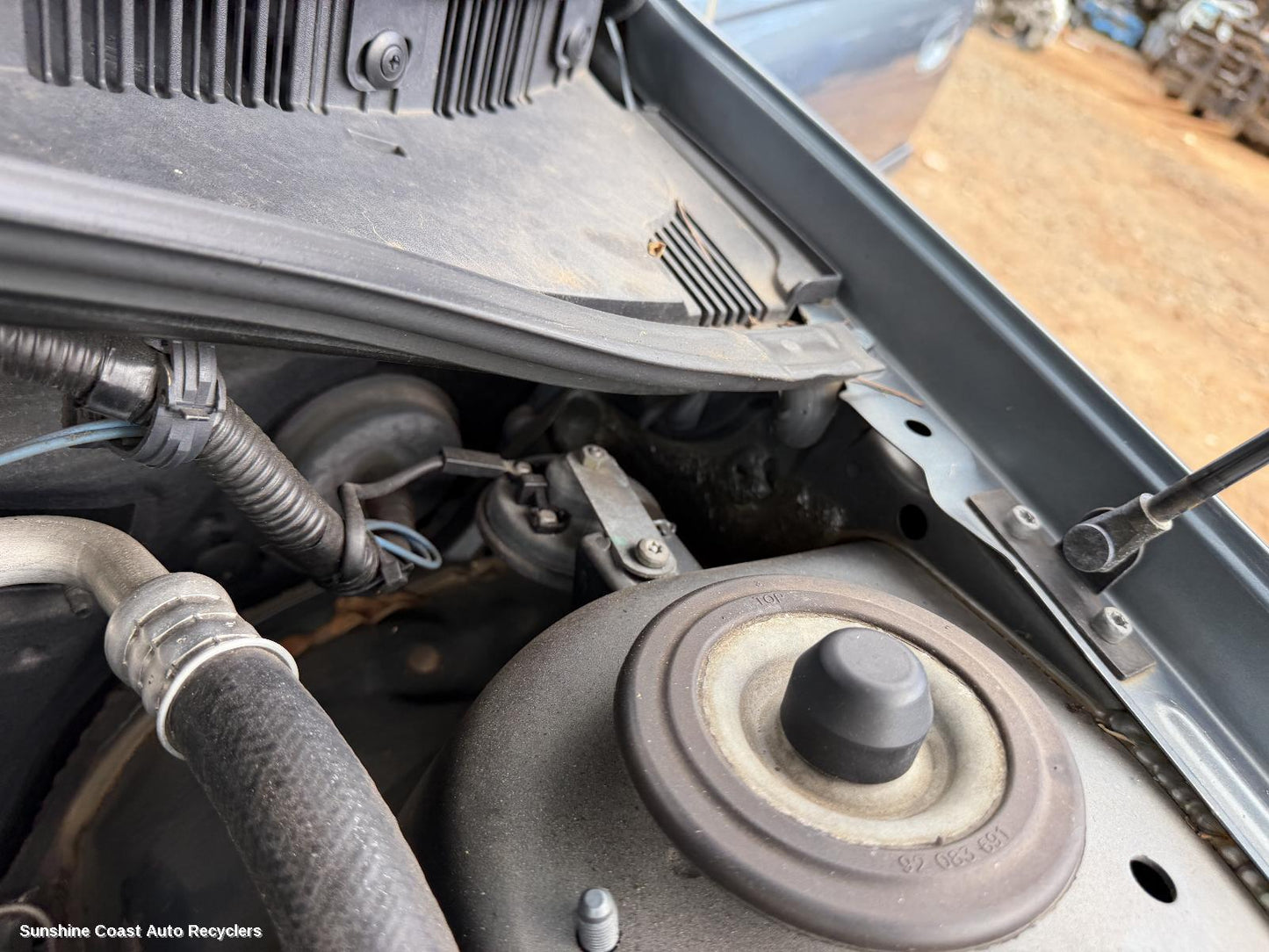 2002-2007 Holden Commodore Horn