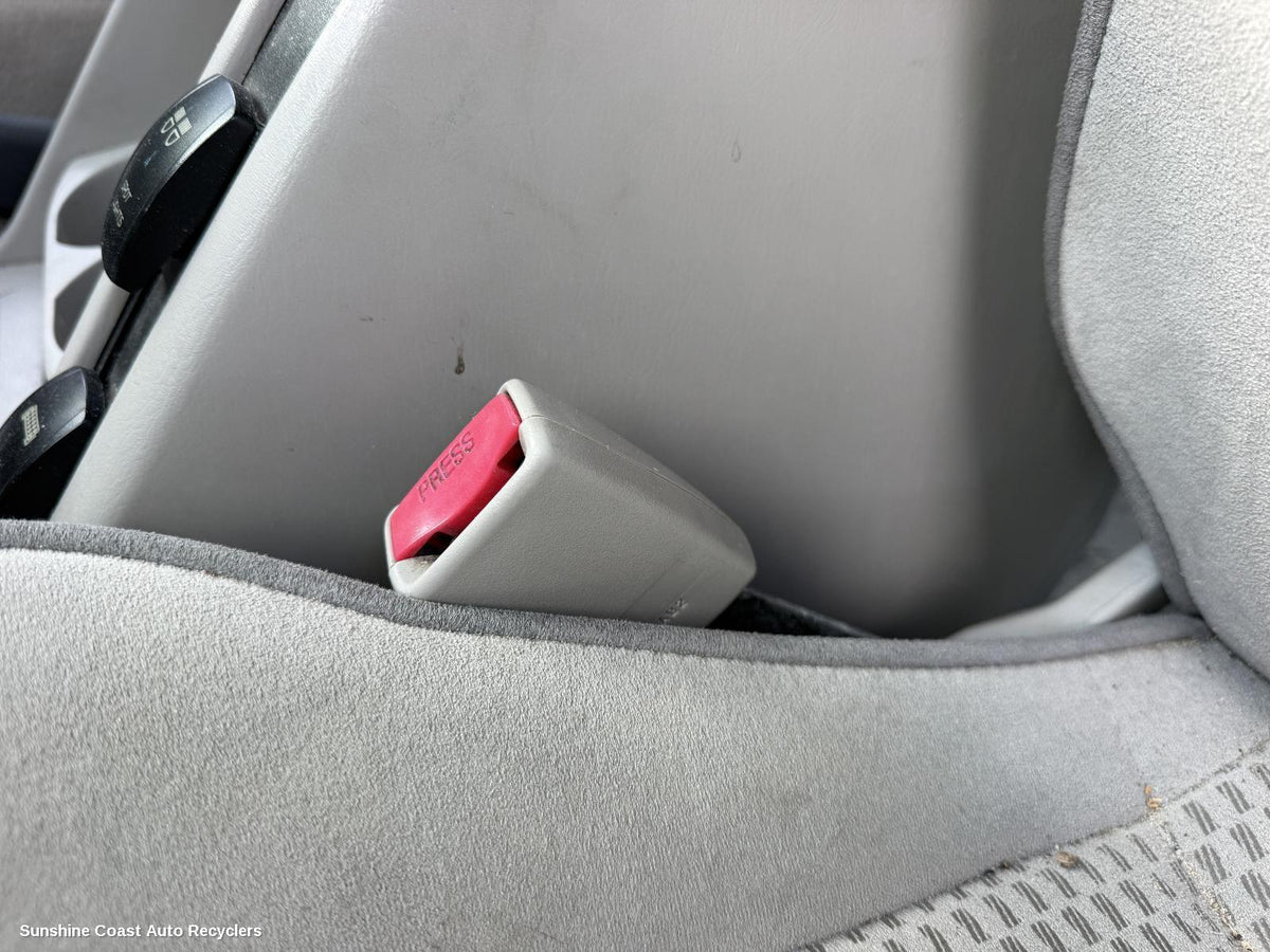 2002-2004 Nissan Patrol Seatbelt Stalk