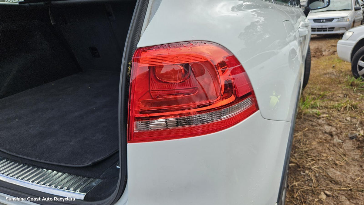 2010-2018 Volkswagen Touareg Right Taillight