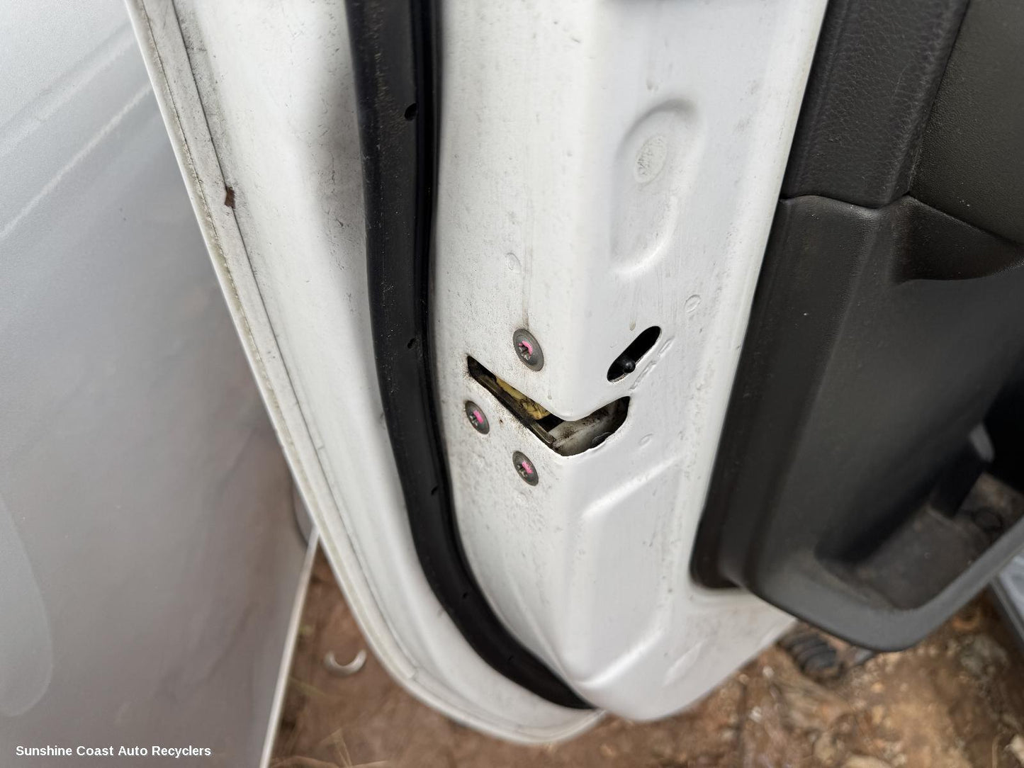 2010 Nissan Navara Door Boot Gate Lock