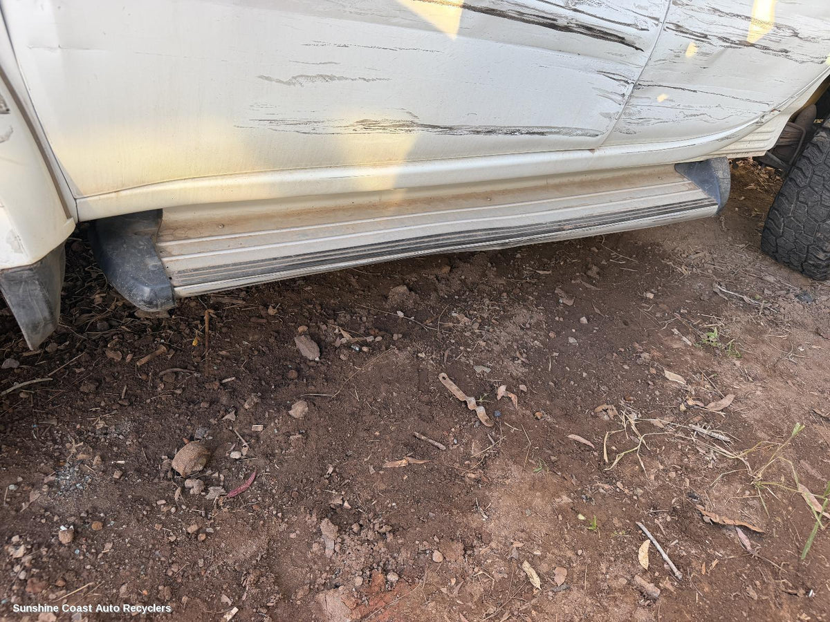 2006-2015 Mitsubishi Triton Side Step Skirt