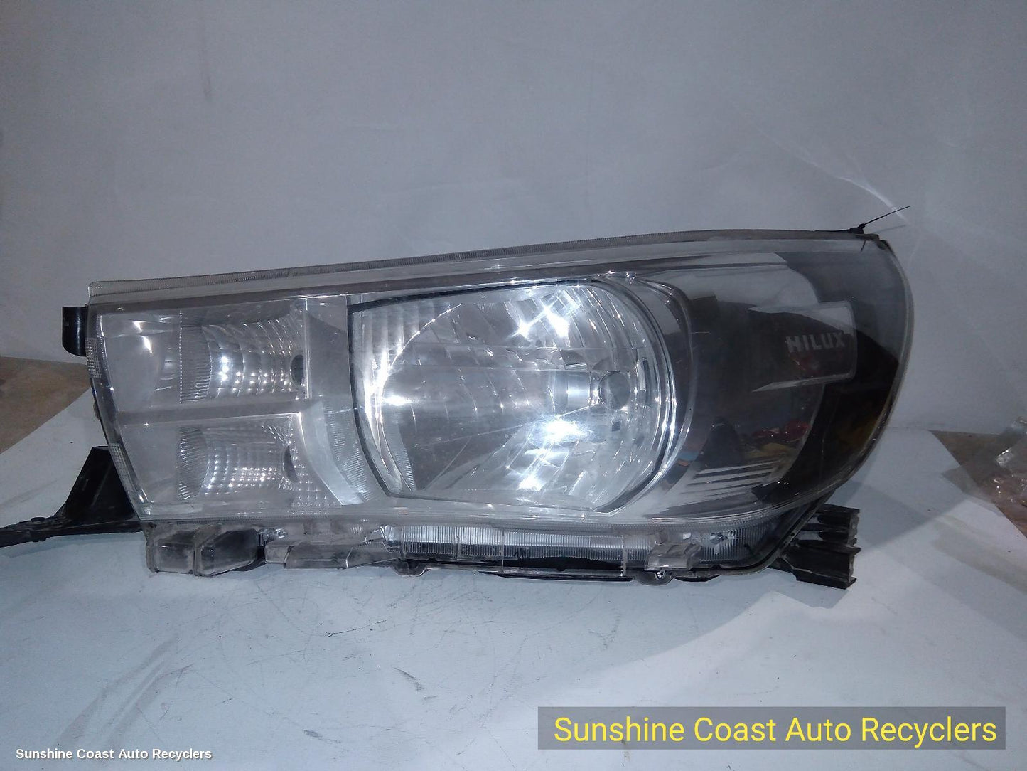 2016 Toyota Hilux Left Headlamp