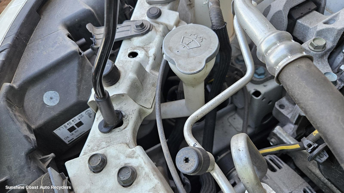 2013-2021 Nissan Qashqai Washer Bottle