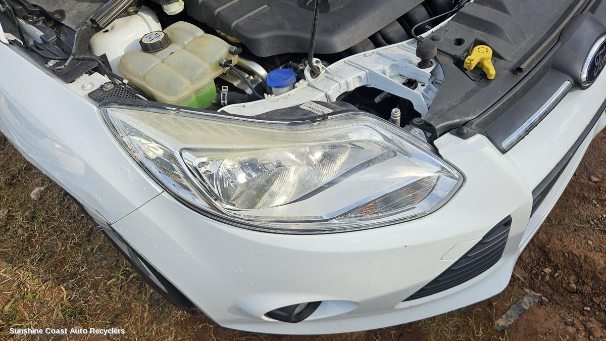 2012-2015 Ford Focus Right Headlamp