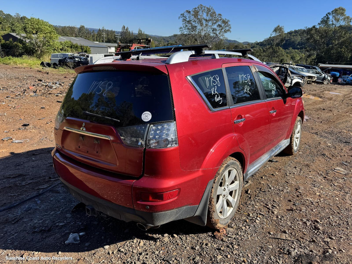 2009-2012 Mitsubishi Outlander Right Guard